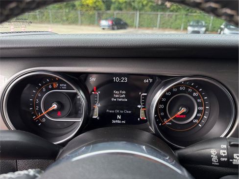 Used 2022 Jeep Wrangler Unlimited Sahara image 21