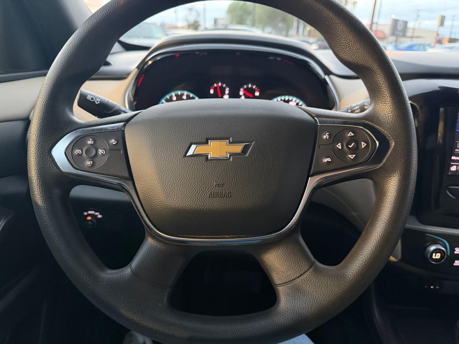 Used 2022 Chevrolet Traverse AWD LS image 15