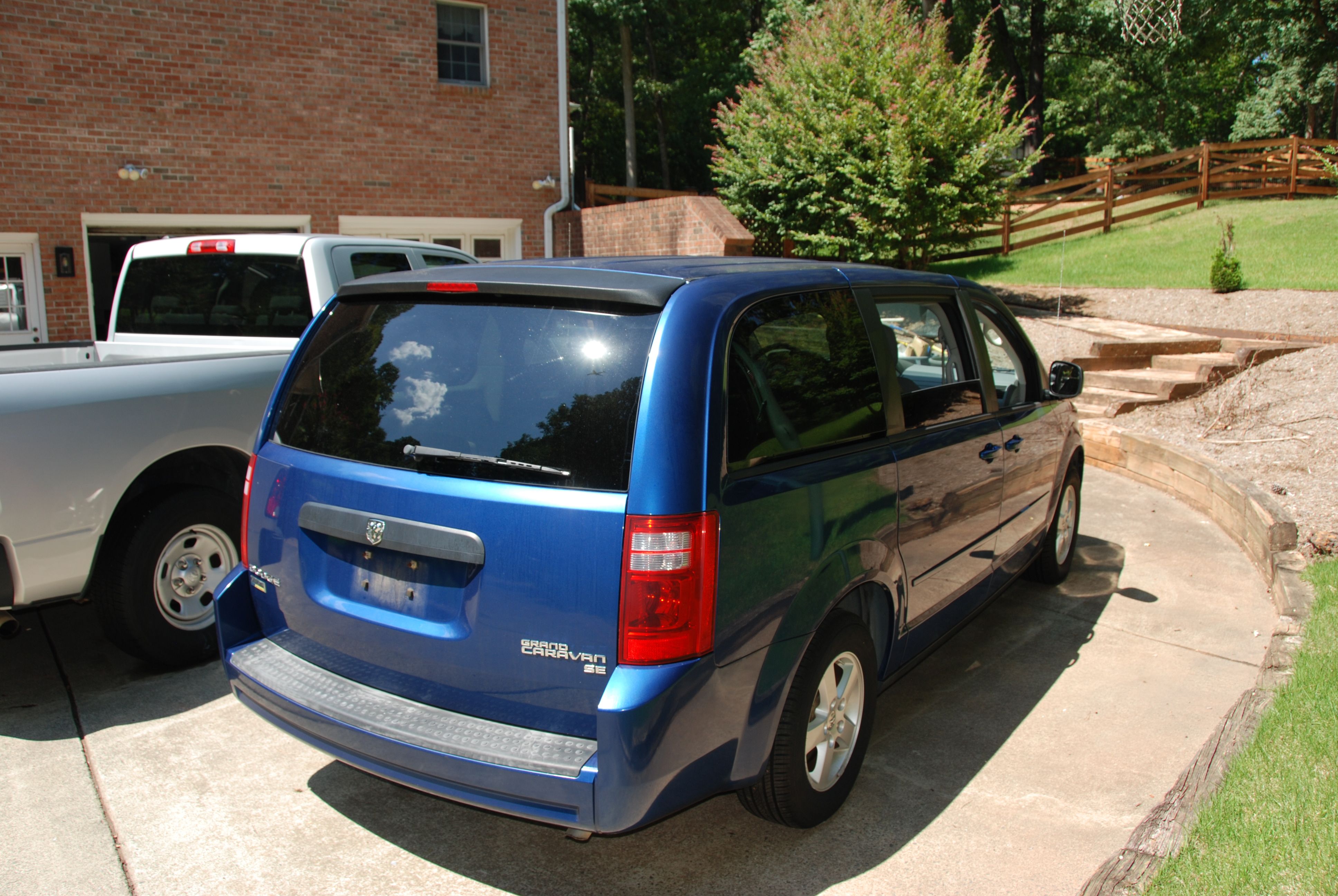 Used 2010 Dodge Grand Caravan SE FWD image 28