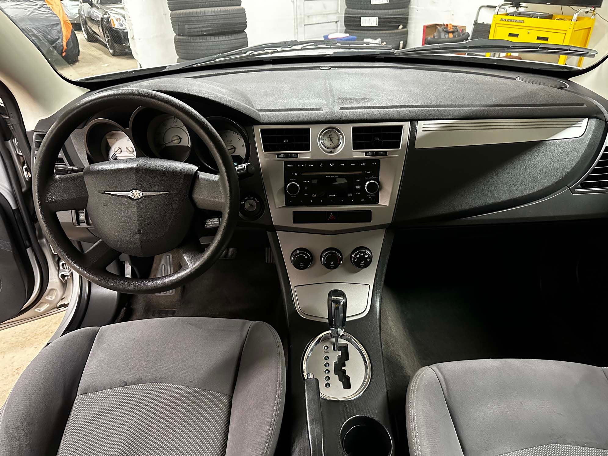 Used 2009 Chrysler Sebring LX FWD image 15