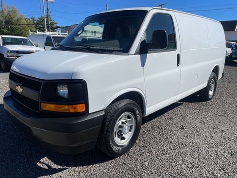 Used 2017 Chevrolet Express 2500 image 1