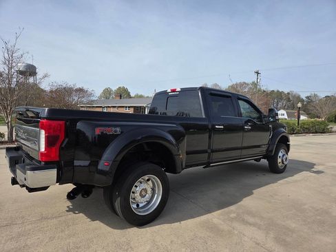 Used 2019 Ford F450 King Ranch image 6