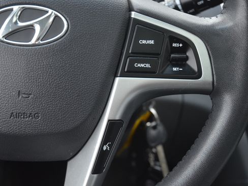 Used 2013 Hyundai Accent SE image 14