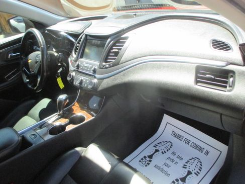 Used 2014 Chevrolet Impala LT w/ 1LT FWD image 3