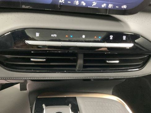 New 2026 Buick Enclave Avenir image 18