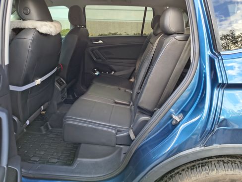 Used 2019 Volkswagen Tiguan SE w/ Appearance FWD image 18