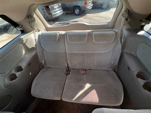Used 2005 Toyota Sienna CE FWD image 9