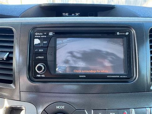Used 2014 Toyota Sienna XLE image 14