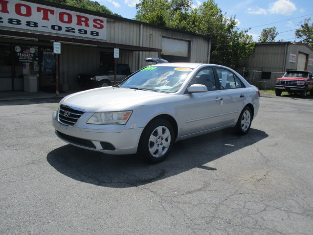 Used 2010 Hyundai Sonata GLS FWD image 2