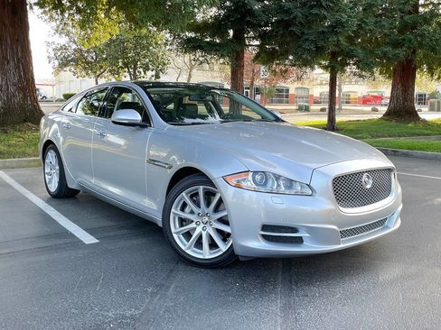 Used 2013 Jaguar XJ Supercharged image 2