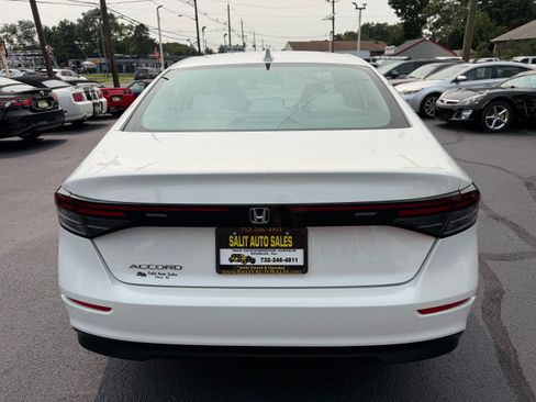 Used 2023 Honda Accord EX image 23