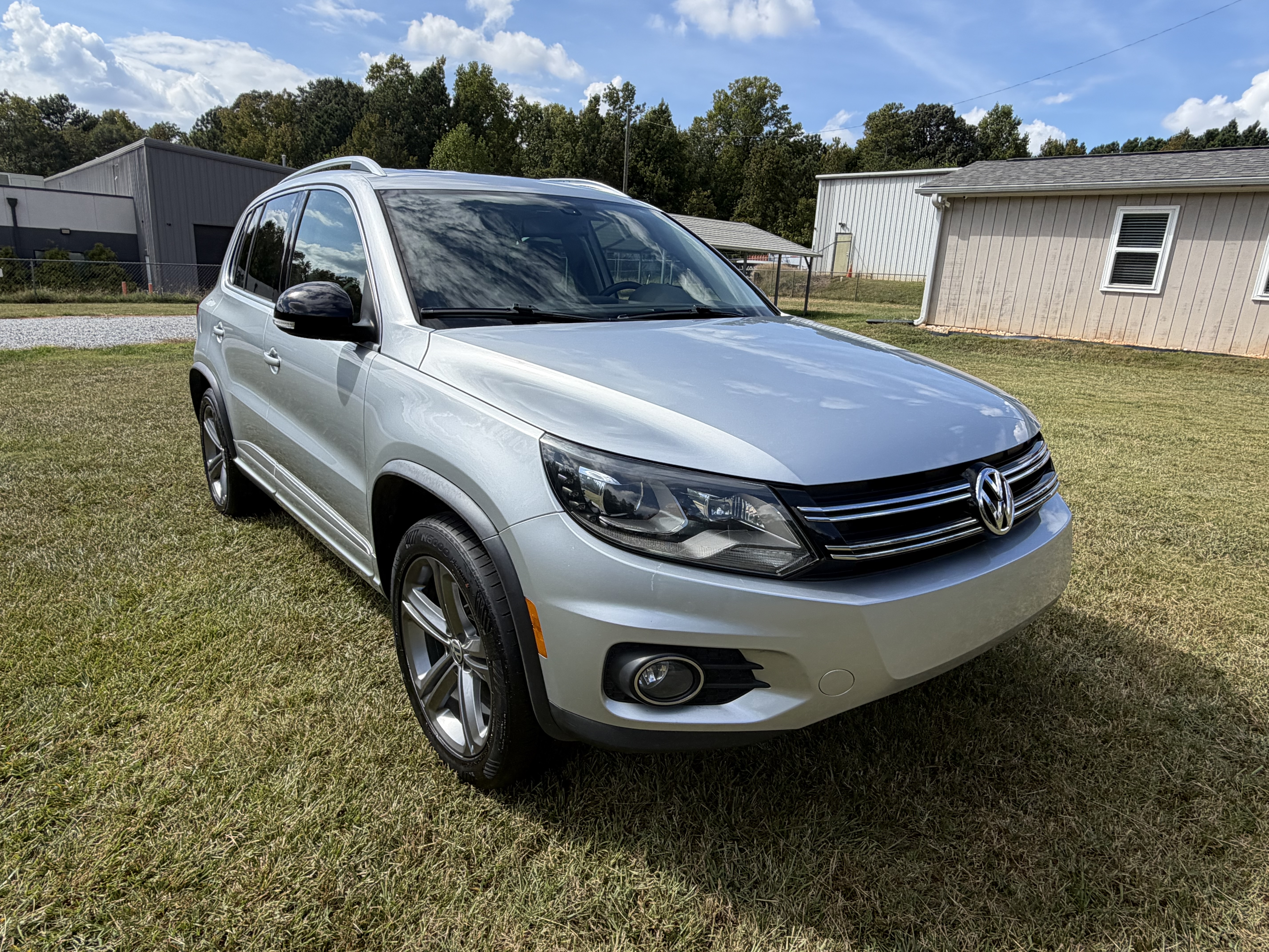 Used 2017 Volkswagen Tiguan 4Motion Sport AWD/4WD image 4