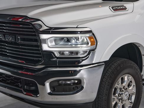 Used 2020 RAM 2500 4x4 Crew Cab Laramie image 2