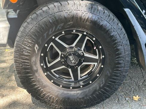 Used 2013 Jeep Wrangler 4WD Unlimited Sahara image 28