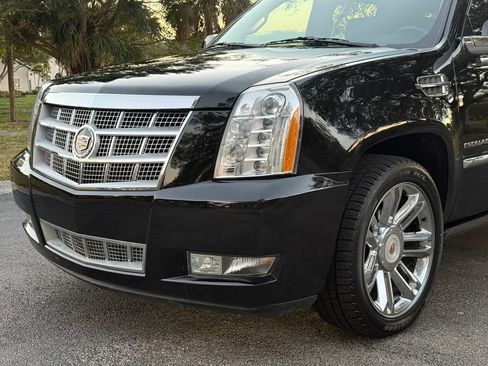 Used 2014 Cadillac Escalade ESV Platinum image 25