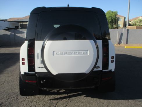 Used 2023 Land Rover Defender 110 SE AWD/4WD image 11