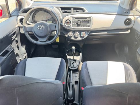 Used 2013 Toyota Yaris 4-Door Hatchback FWD image 22