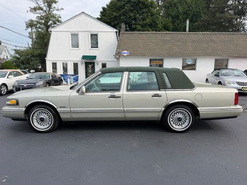 Used 1997 Lincoln Town Car Signature RWD image 46