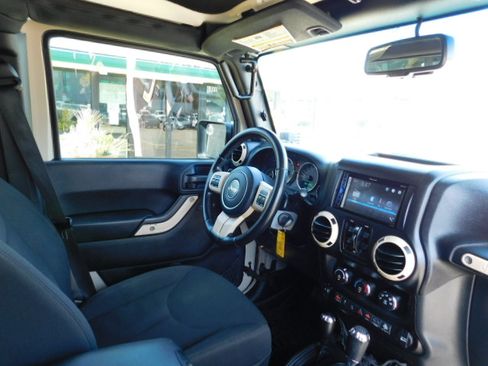 Used 2016 Jeep Wrangler 4WD Unlimited Sport image 18