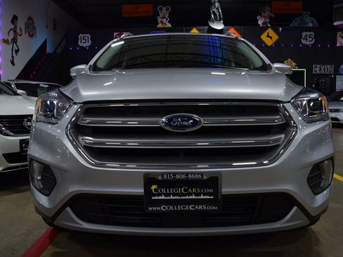Used 2017 Ford Escape Titanium image 10