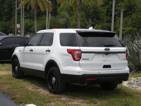 Used 2016 Ford Explorer 4WD Police Interceptor image 3