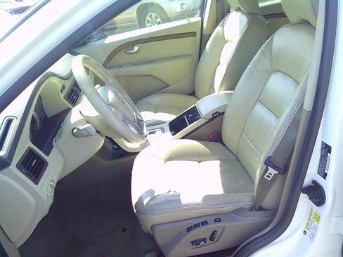 Used 2010 Volvo XC70 T6 AWD image 8