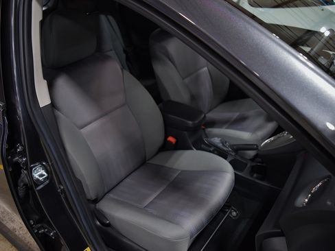 Used 2012 Toyota Matrix S FWD image 22