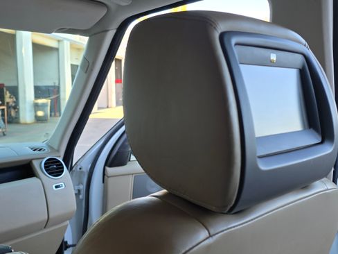 Used 2011 Land Rover LR4 HSE LUX image 39