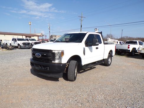 Used 2019 Ford F250 XL image 1