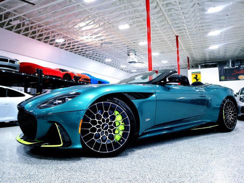 Used 2023 Aston Martin DBS image 7