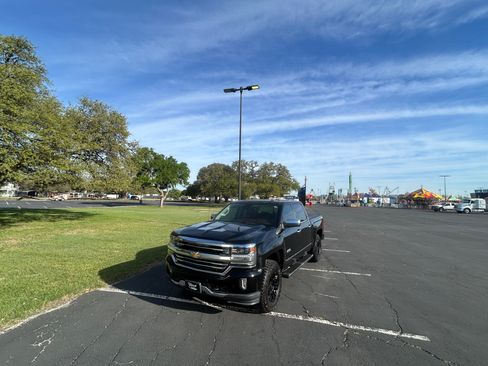 Used 2016 Chevrolet Silverado 1500 High Country image 2