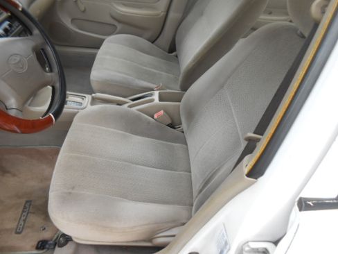 Used 2002 Toyota Corolla CE FWD image 9