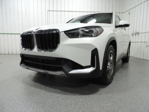 Used 2023 BMW X1 xDrive28i image 7