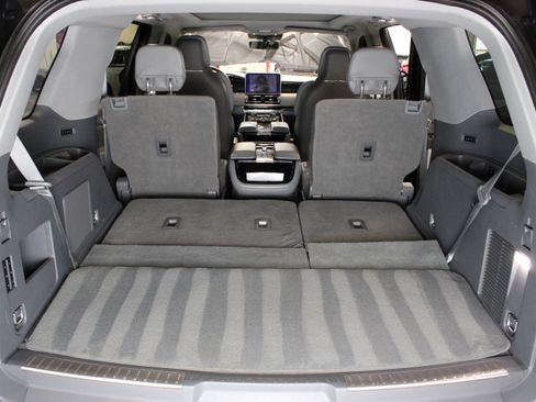 Used 2020 Lincoln Navigator Luxury image 10