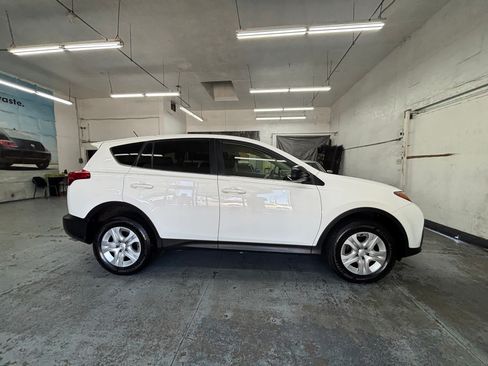 Used 2015 Toyota RAV4 LE image 7