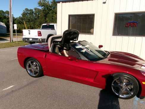 Used 2008 Chevrolet Corvette w/ Z51 Performance Package image 11
