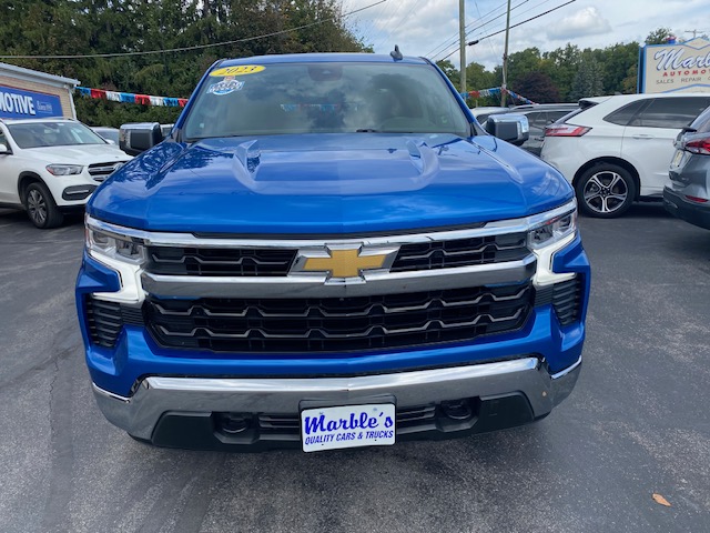 Used 2023 Chevrolet Silverado 1500 4x4 Crew Cab LT image 3