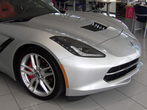 Used 2015 Chevrolet Corvette Stingray 2LT image 8
