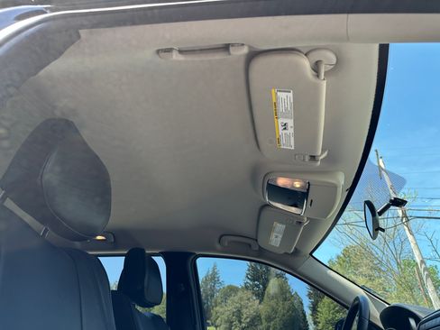 Used 2012 Jeep Grand Cherokee Laredo image 15