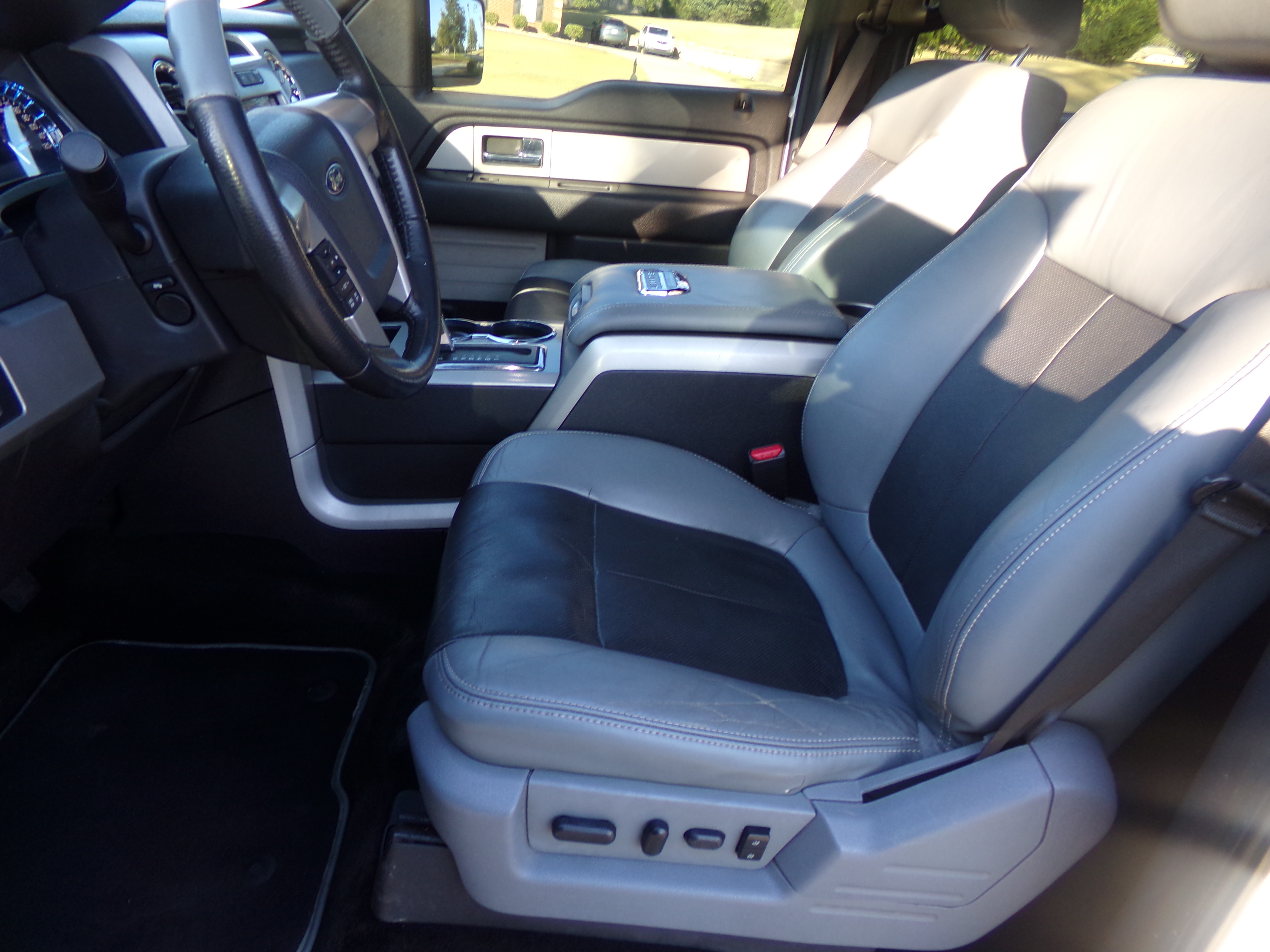 Used 2011 Ford F150 Lariat Limited AWD/4WD image 14