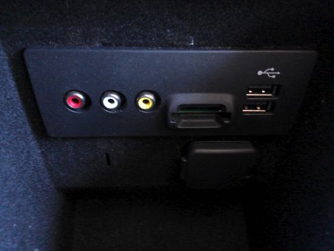 Used 2015 Lincoln MKZ image 23