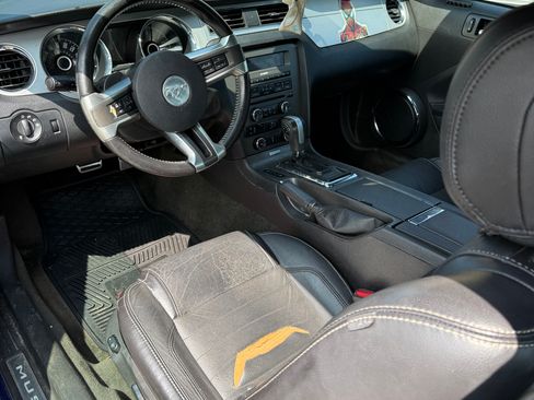 Used 2014 Ford Mustang image 3