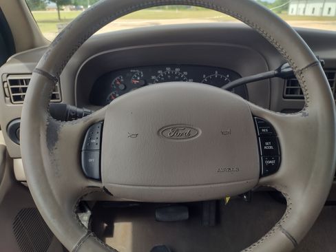 Used 2001 Ford Excursion XLT image 10