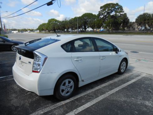 Used 2011 Toyota Prius Two FWD image 5