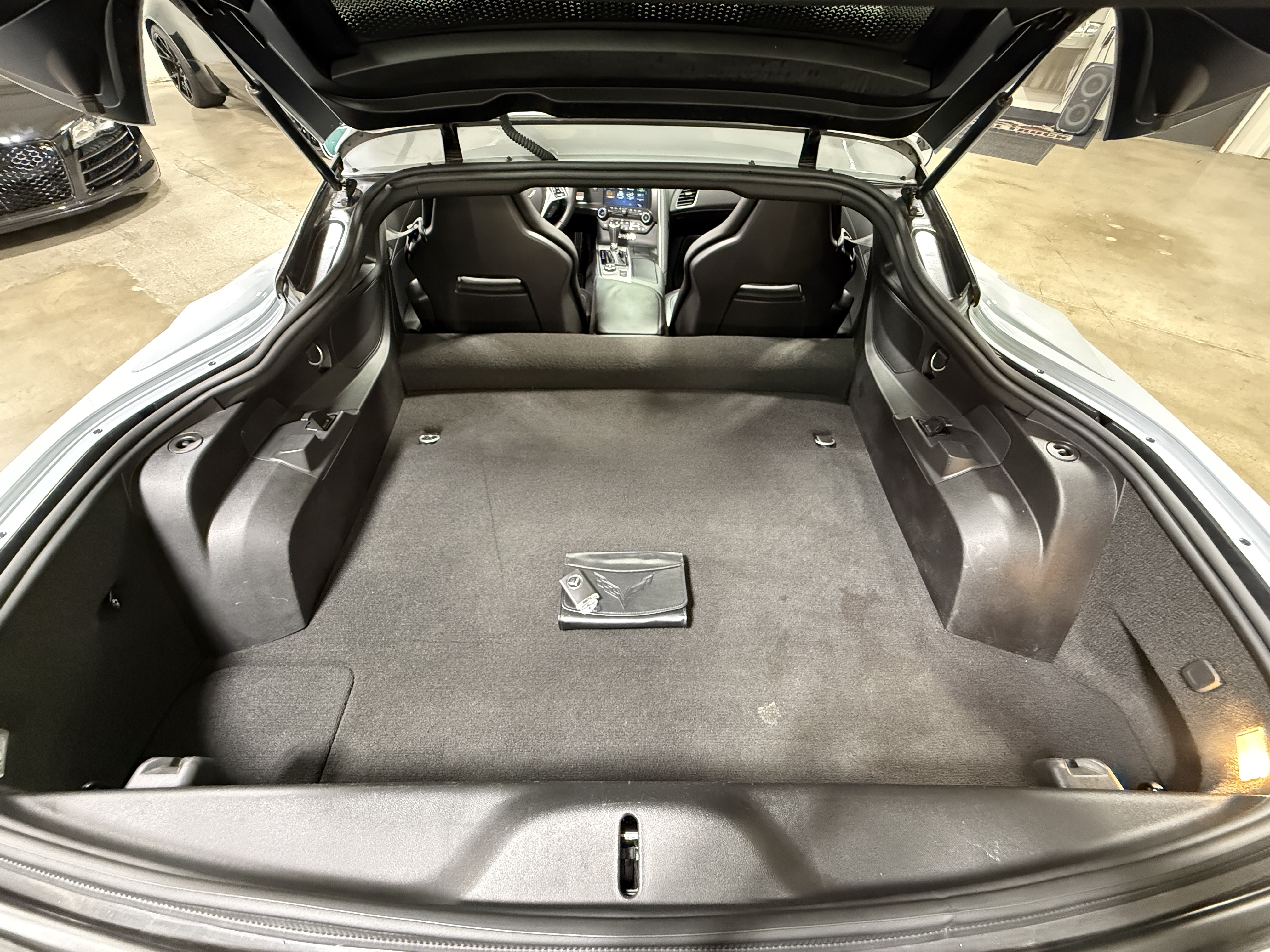 Used 2019 Chevrolet Corvette Grand Sport Coupe w/ 2LT RWD image 39