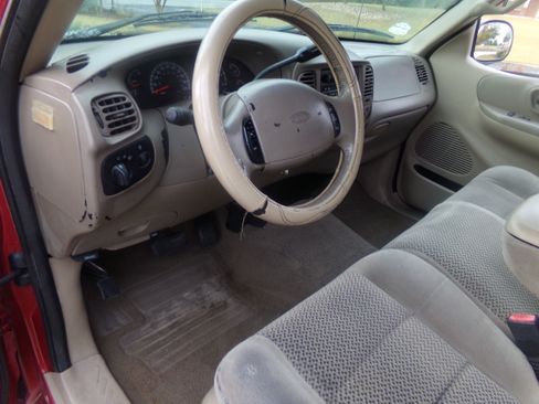 Used 2001 Ford F150 XLT image 9