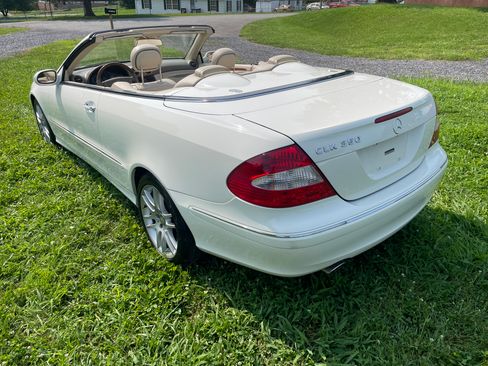 Used 2009 Mercedes-Benz CLK 350 Cabriolet image 4
