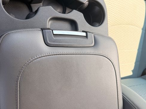 Used 2018 RAM 1500 2WD Quad Cab ST image 14