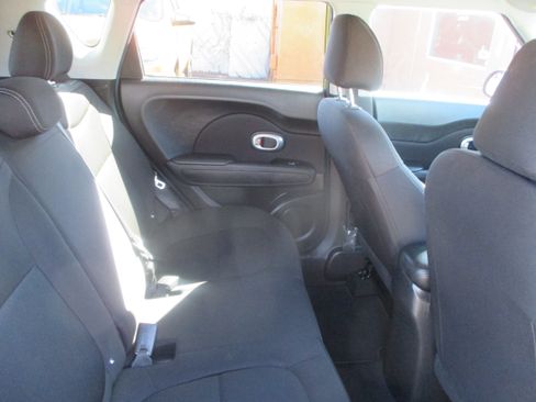 Used 2017 Kia Soul ! image 12