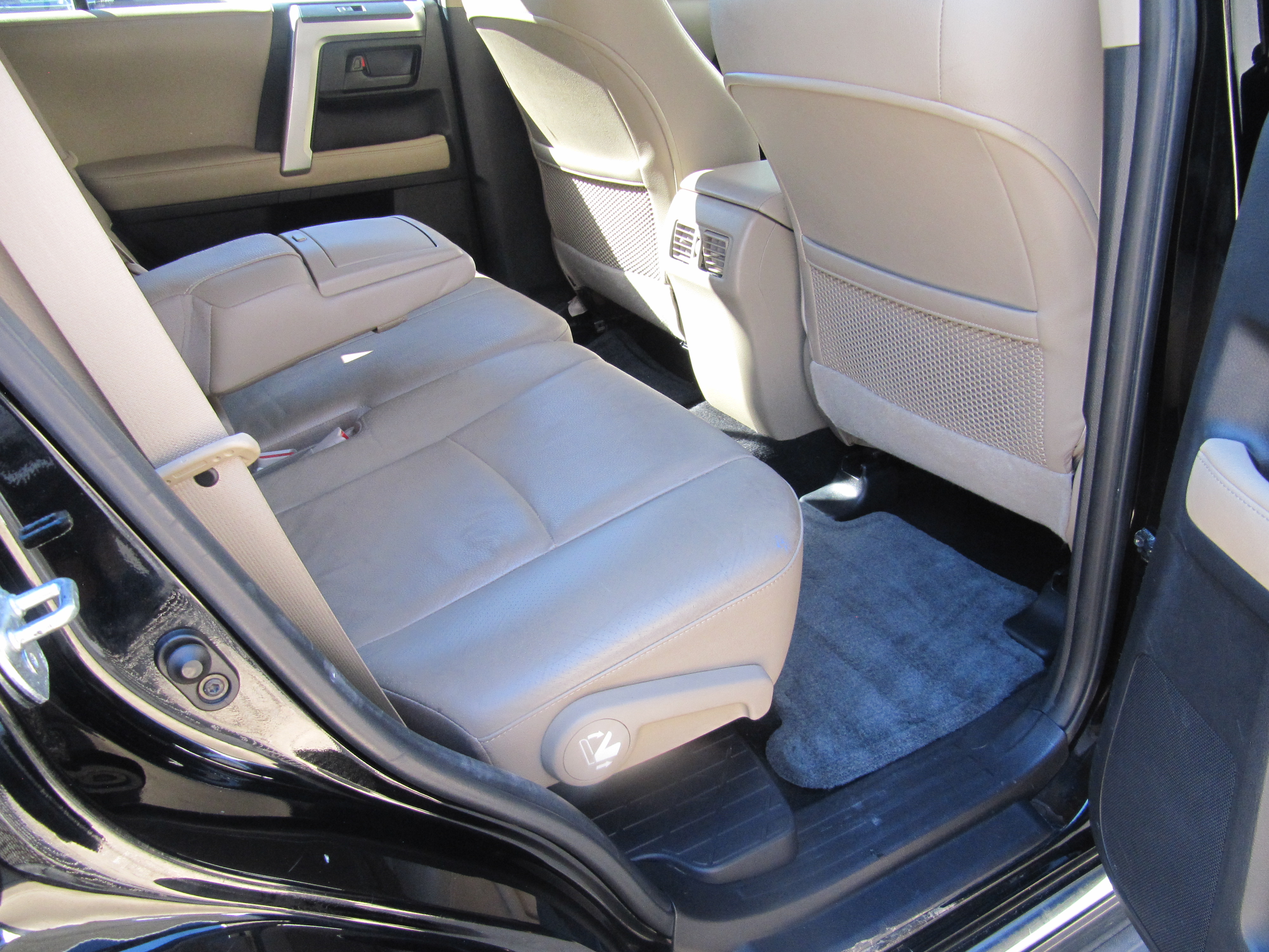 Used 2011 Toyota 4Runner 4WD image 19